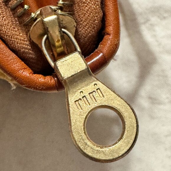 Vintage Dooney & Bourke Crossbody Wallet – Yellow Pebbled Leather - Picture 5 of 10